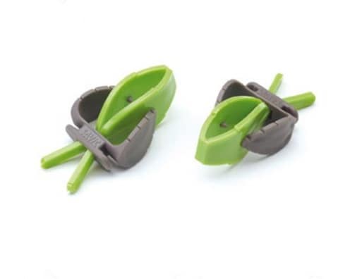 Щипки SAVIC 2бр., за закрепване на лакомства и снаксове към клетки за птици и гризачи