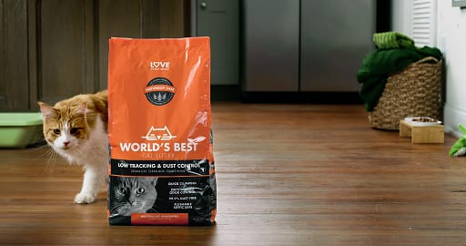 Worlds Best Cat Litter Low Tracking 3.63kg - формула за по-малко полепване по лапите - Image 2